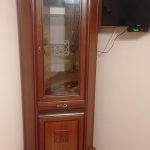 кутова вітрина лаура